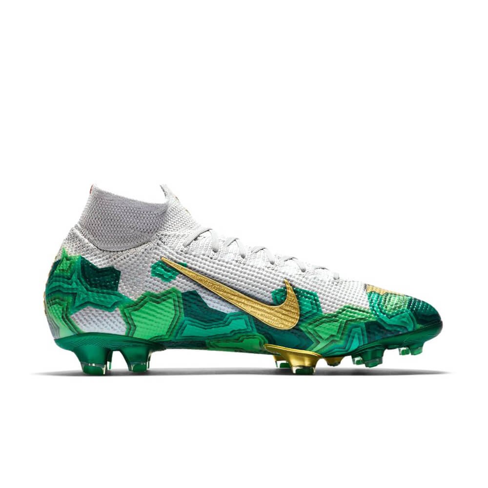 groene voetbalschoenen