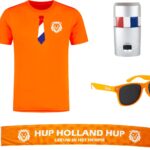 WK voetbal shirt Gentleman met sjaal, zonnebril en schminkstift - Voetbalshirts volwassenen - WK voetbal - Oranje shirt - Polyester sportshirt - Accessoires - Maat M