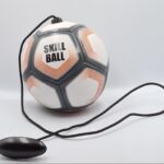 Voetbaltrainer - Bal - Techniekbal maat 2 - Skillball - Mini voetbal - Voetbal voor kleintjes - Lederen voetbal - Leervoetbal - Jeugdvoetbal - Voetbal met touw