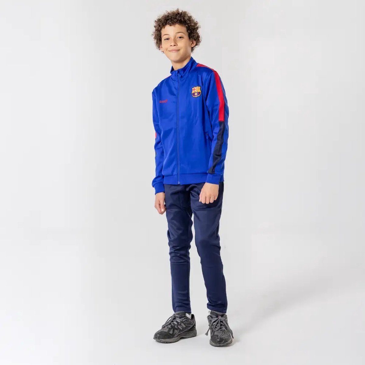 1200x1200-2209 FC Barcelona Trainingspak Kinderen 25/26 - Maat 116 t/m 164 - Voetbalkleding - Trainingspakken - Jongens & Meisjes - Navy - Officiële Fanmerchandise - Afbeelding 1
