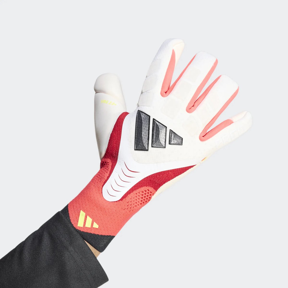 1200x1200-2630 Adidas Keepershandschoen Predator PRO - Maat 10 - Afbeelding 1