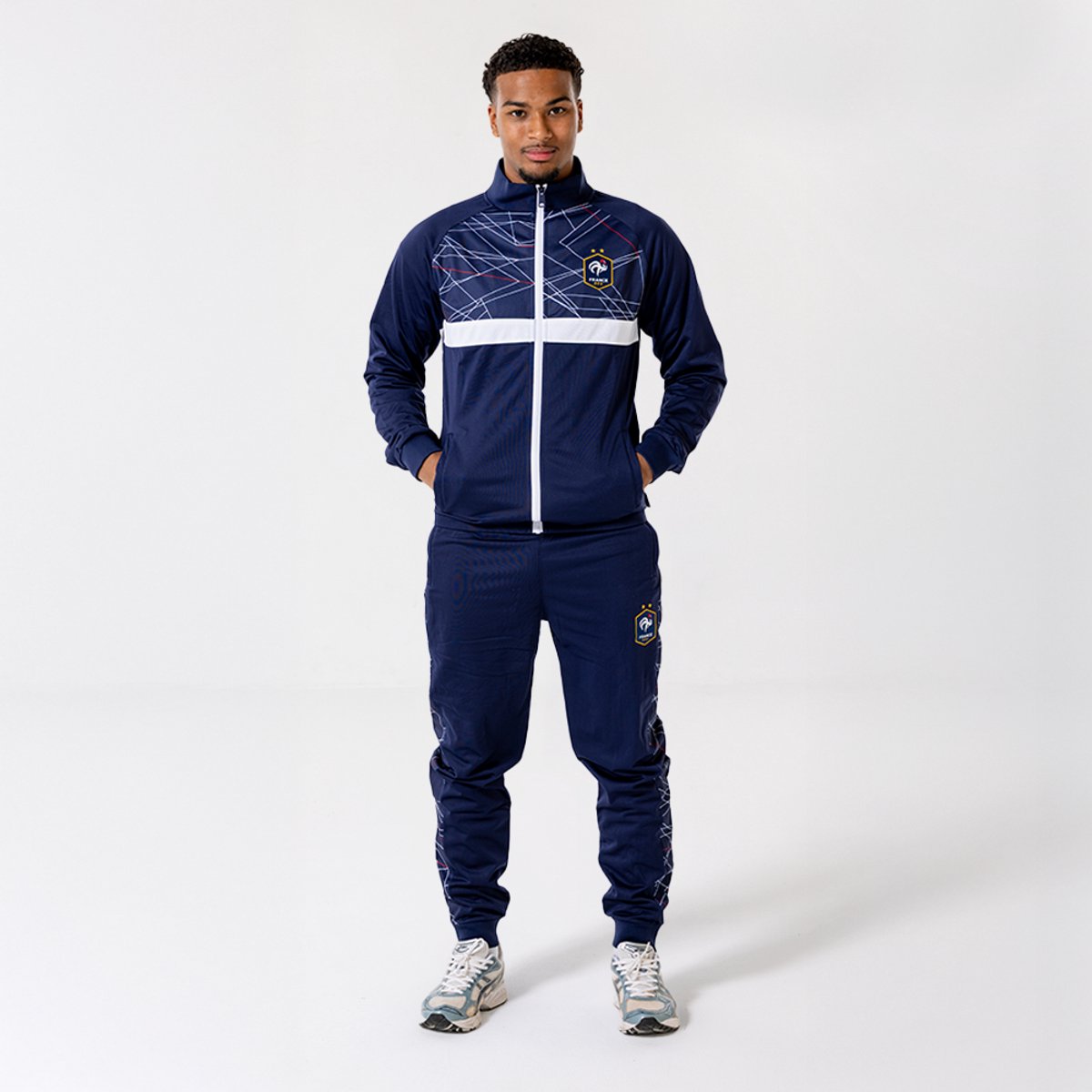 1200x1200-925 Frans Elftal Trainingspak Heren - Maat L - FFF Frankrijk - Voetbalkleding - Sportkleding - Volwassenen - Officiële FFF Fanmerchandise - Afbeelding 1