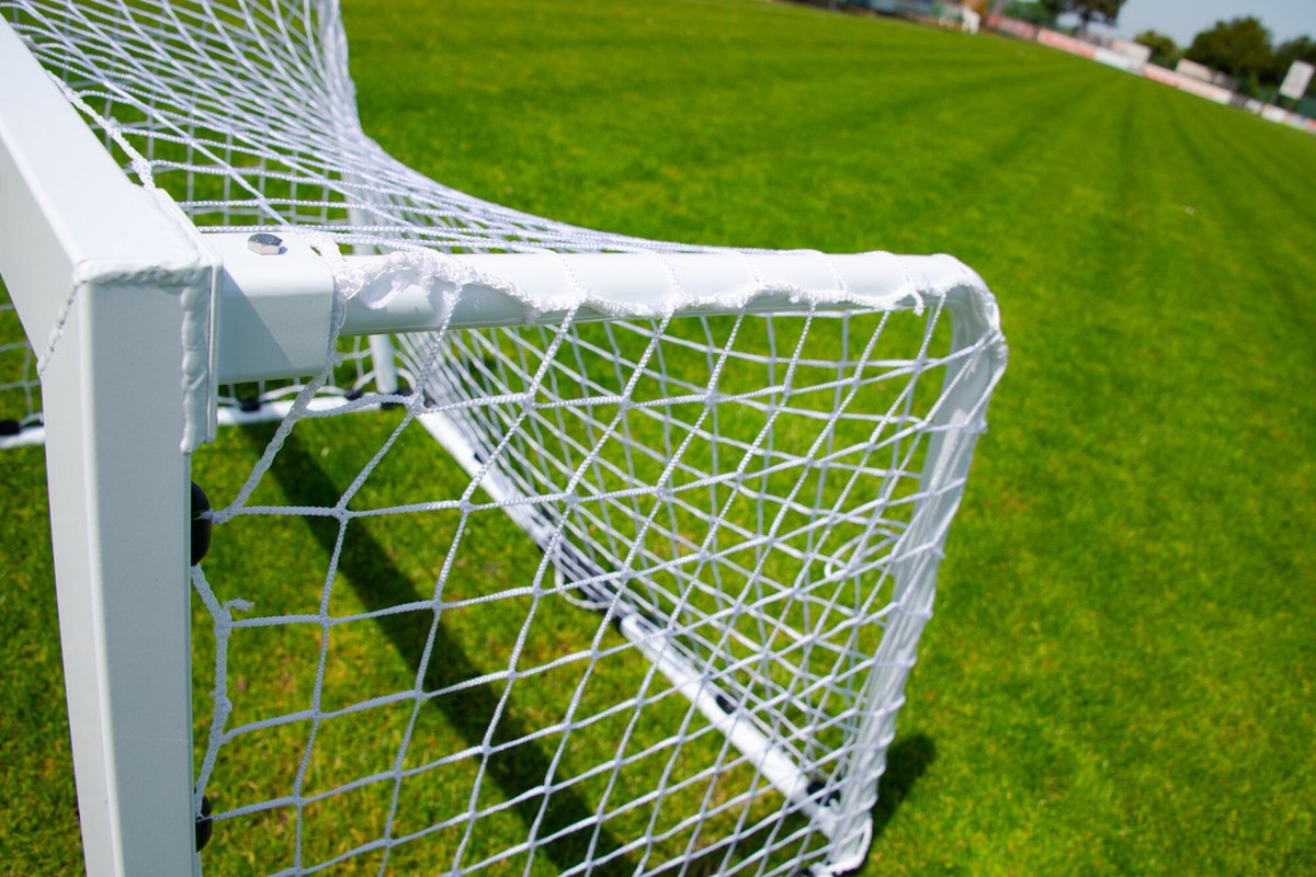 1200x800-1 Mini aluminium voetbaldoel 1,5 x 1m - Praktisch voor kleine velden - Afbeelding 1