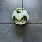 SoccerConcepts Mini Bal - Voetbal - Maat 2 - Groen en wit - Omvang 15cm