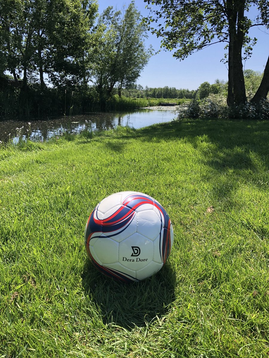 900x1200-50 Dera Dore - Hoog kwalitiet Match-Voetbal - Japanse PU 4-laags - Latexblaas met butylventiel - Gewicht 420 - 440 gram - Afbeelding 1