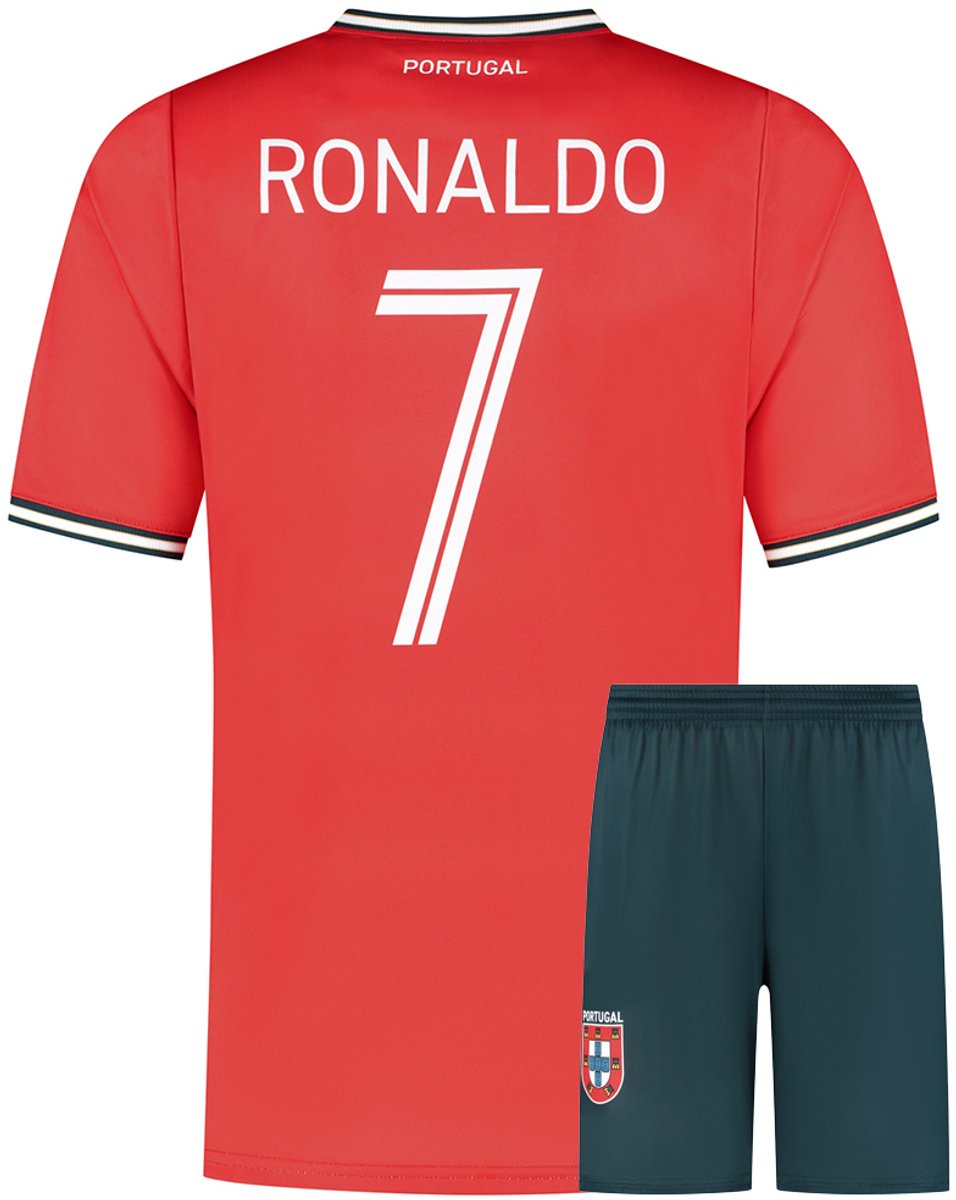 956x1200-21 Ronaldo Portugal Voetbaltenue Thuis - 2025-2026 - Voetbal Tenue Kinderen - Shirt en Broekje - Jongens en Meisjes - Volwassenen - Heren en Dames - Maat 152 - Afbeelding 1